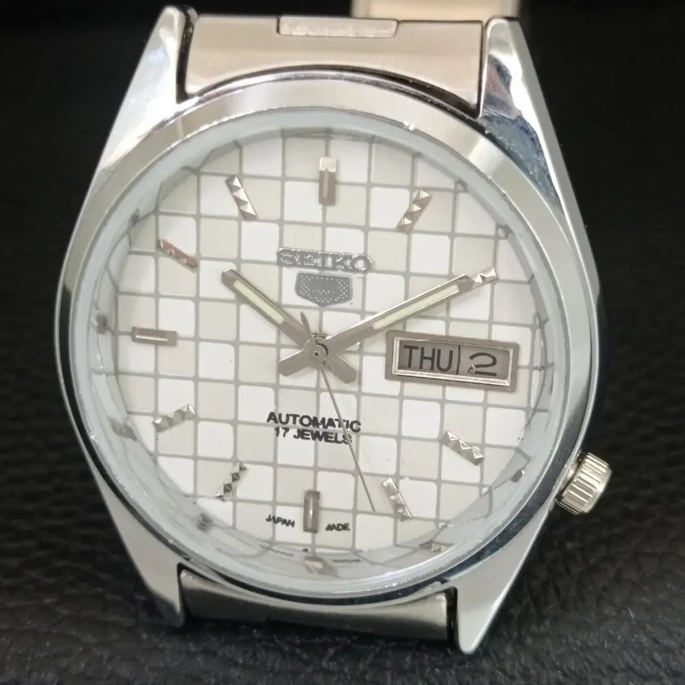 Vintage 1970 Seiko Automatic Mens Silver Watch W/daydate & Gold accents